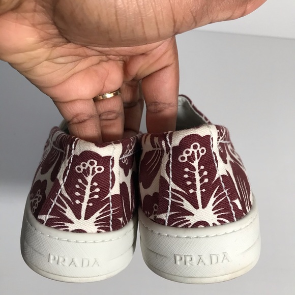 SOLD Prada Linea Rossa Floral-Printed Slip-On - Picture 4 of 7